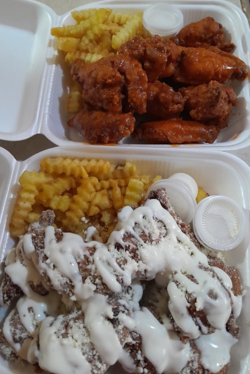 Orden de 10 alitas con papas
