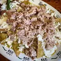 Chilaquiles Verdes Con Bistec