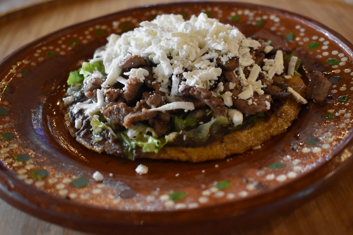 Sope con Bistec