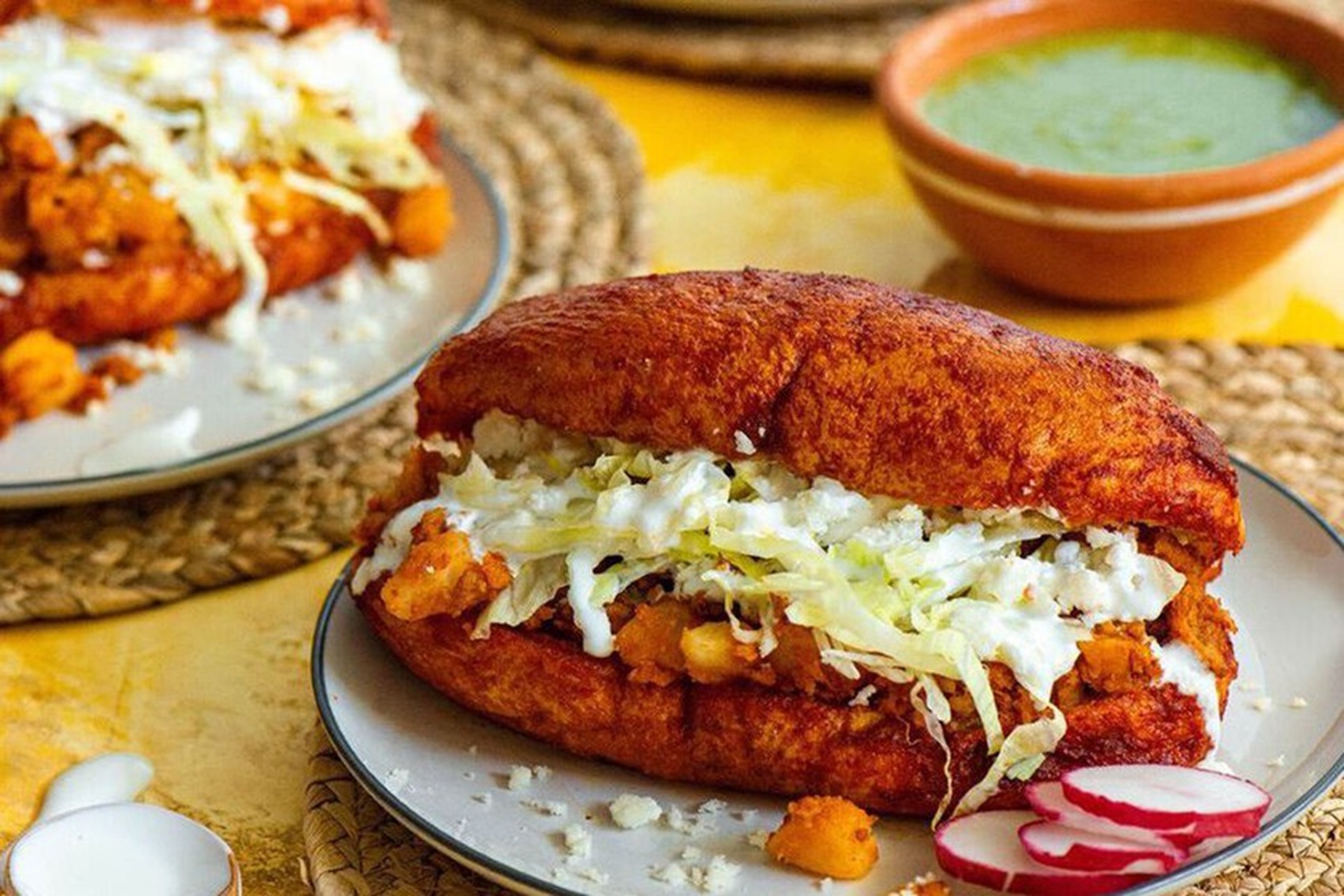 Pambazo de Papa con Longaniza (Sencillo)