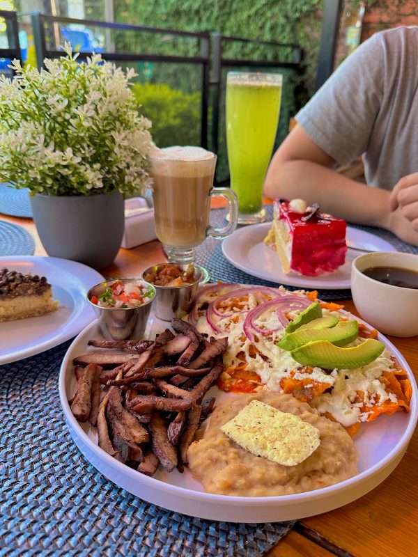 Chilaquiles con arrachera
